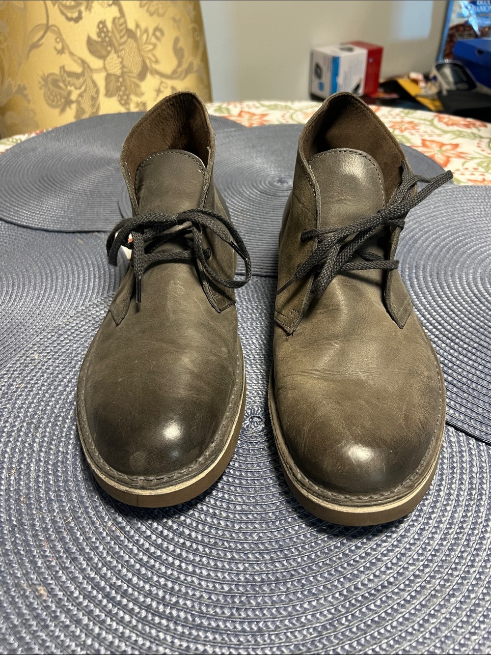 Clark’s Men's Leather Chukka Boots - Casual Lace-Up